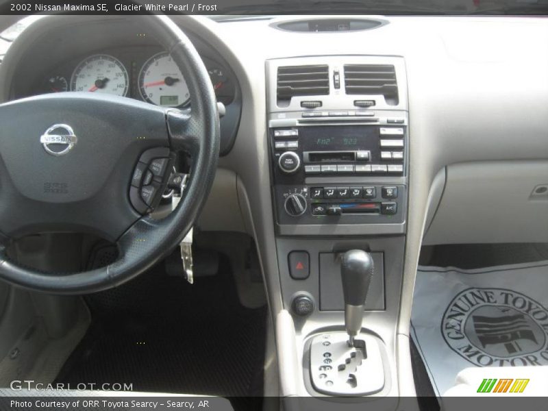 Glacier White Pearl / Frost 2002 Nissan Maxima SE