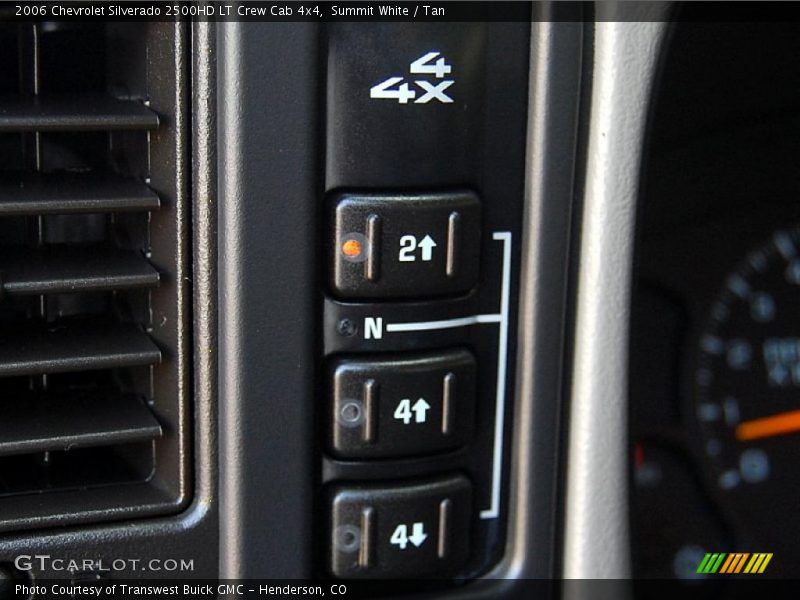 Controls of 2006 Silverado 2500HD LT Crew Cab 4x4