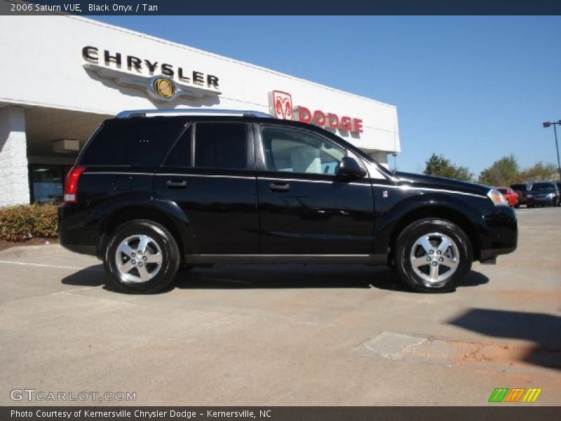 Black Onyx / Tan 2006 Saturn VUE