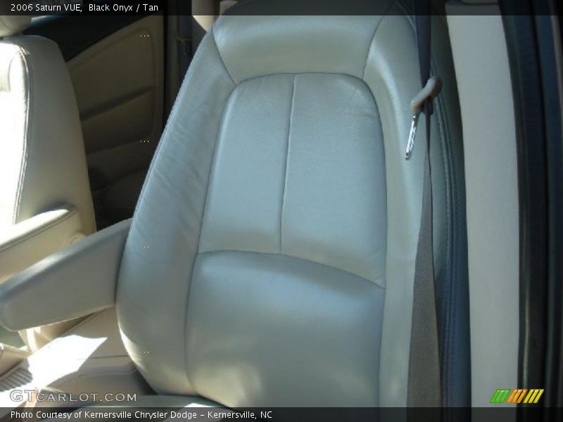 Black Onyx / Tan 2006 Saturn VUE