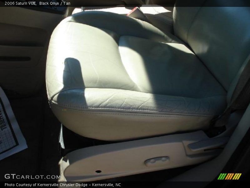 Black Onyx / Tan 2006 Saturn VUE