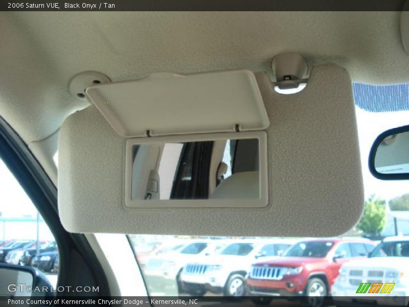 Black Onyx / Tan 2006 Saturn VUE