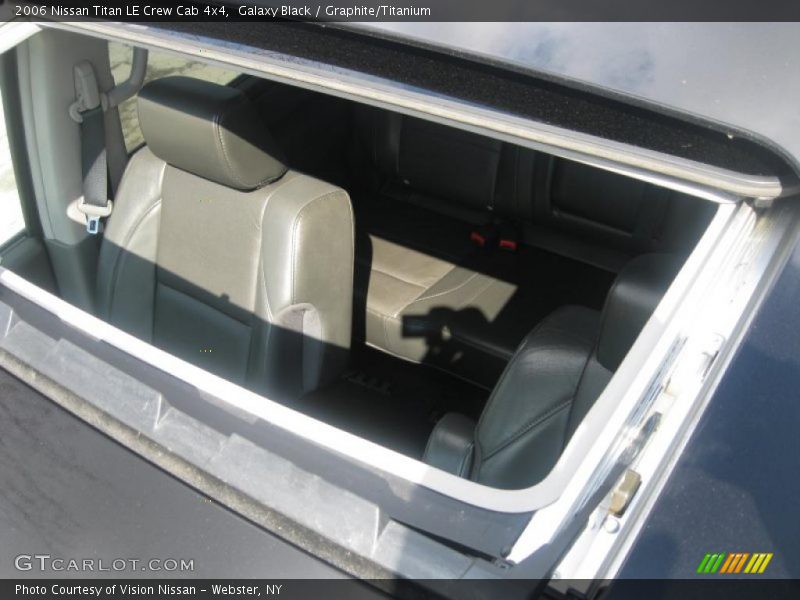 Galaxy Black / Graphite/Titanium 2006 Nissan Titan LE Crew Cab 4x4