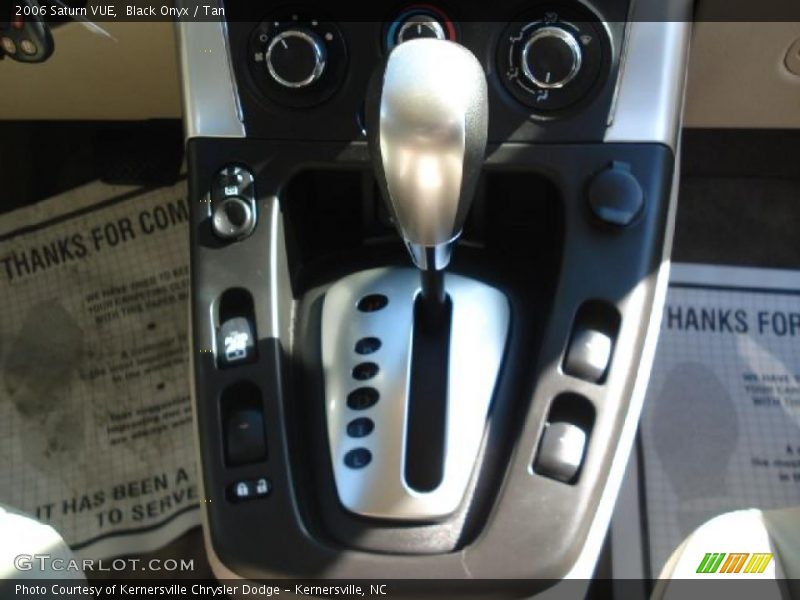 Black Onyx / Tan 2006 Saturn VUE