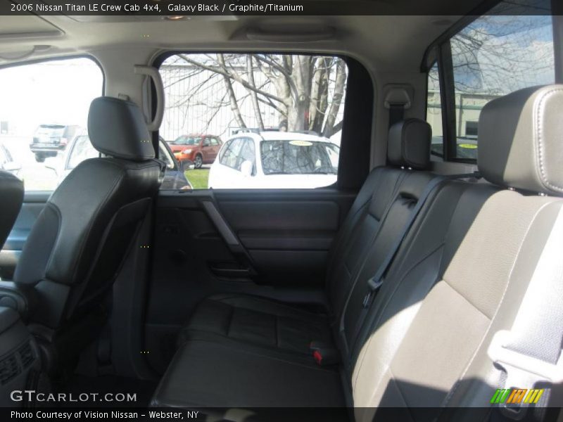 Galaxy Black / Graphite/Titanium 2006 Nissan Titan LE Crew Cab 4x4