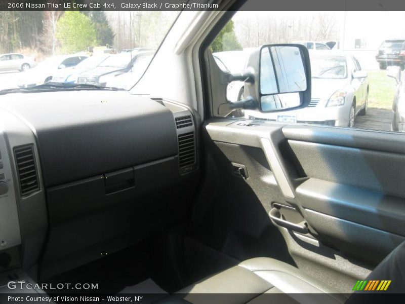 Galaxy Black / Graphite/Titanium 2006 Nissan Titan LE Crew Cab 4x4