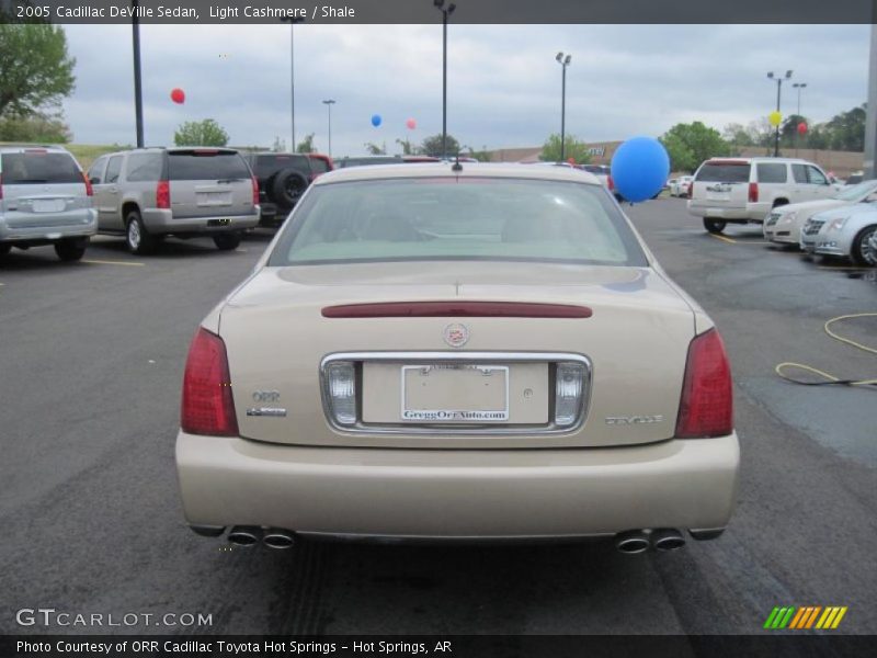 Light Cashmere / Shale 2005 Cadillac DeVille Sedan