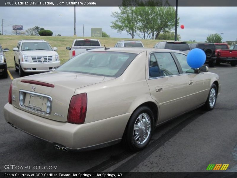 Light Cashmere / Shale 2005 Cadillac DeVille Sedan