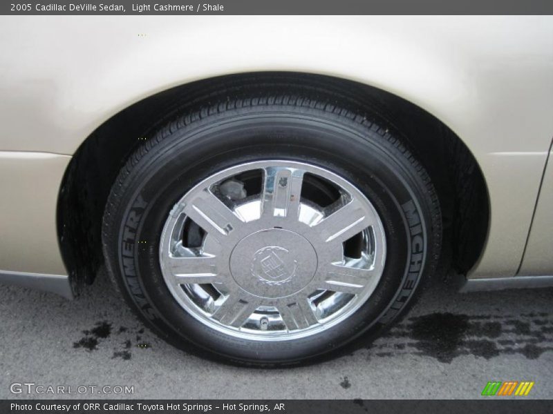 Light Cashmere / Shale 2005 Cadillac DeVille Sedan