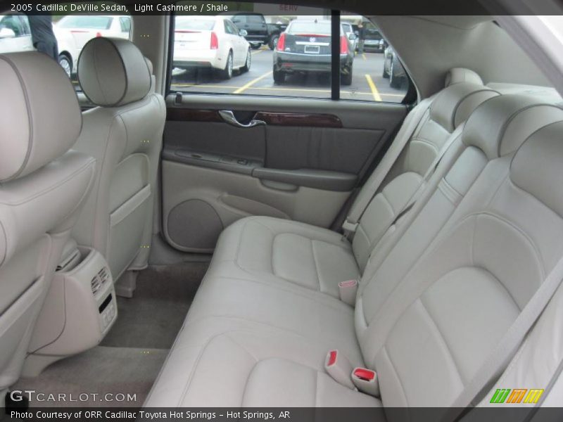 Light Cashmere / Shale 2005 Cadillac DeVille Sedan