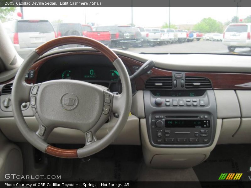 Light Cashmere / Shale 2005 Cadillac DeVille Sedan