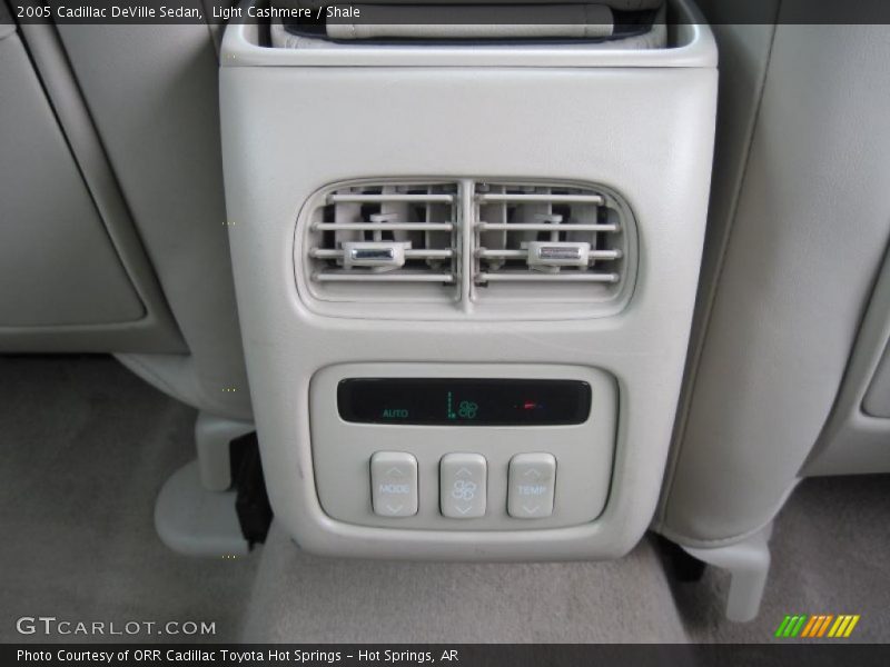Light Cashmere / Shale 2005 Cadillac DeVille Sedan