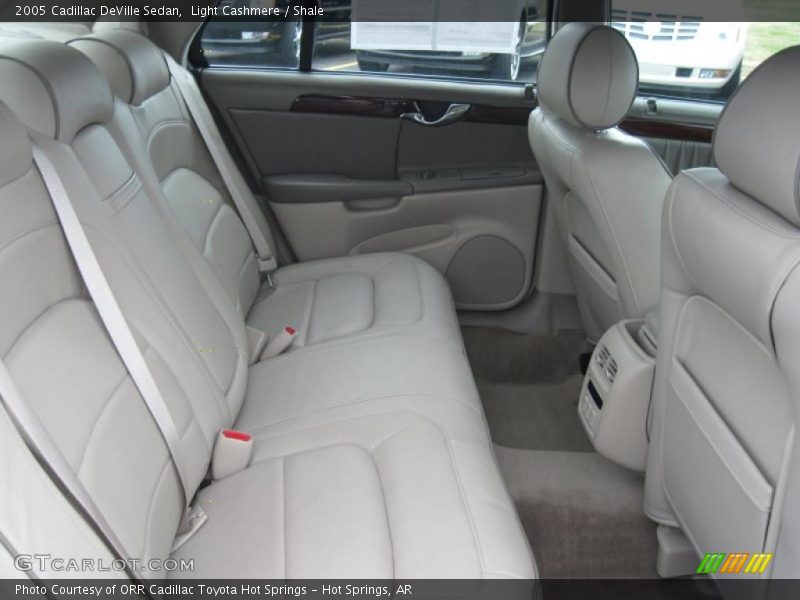 Light Cashmere / Shale 2005 Cadillac DeVille Sedan