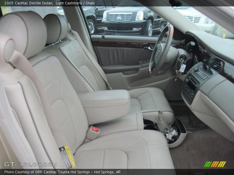 Light Cashmere / Shale 2005 Cadillac DeVille Sedan