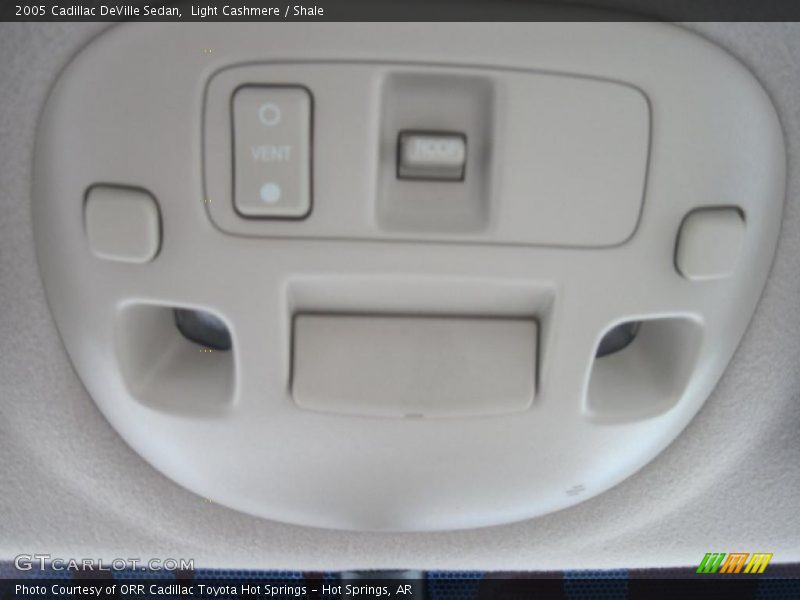 Light Cashmere / Shale 2005 Cadillac DeVille Sedan