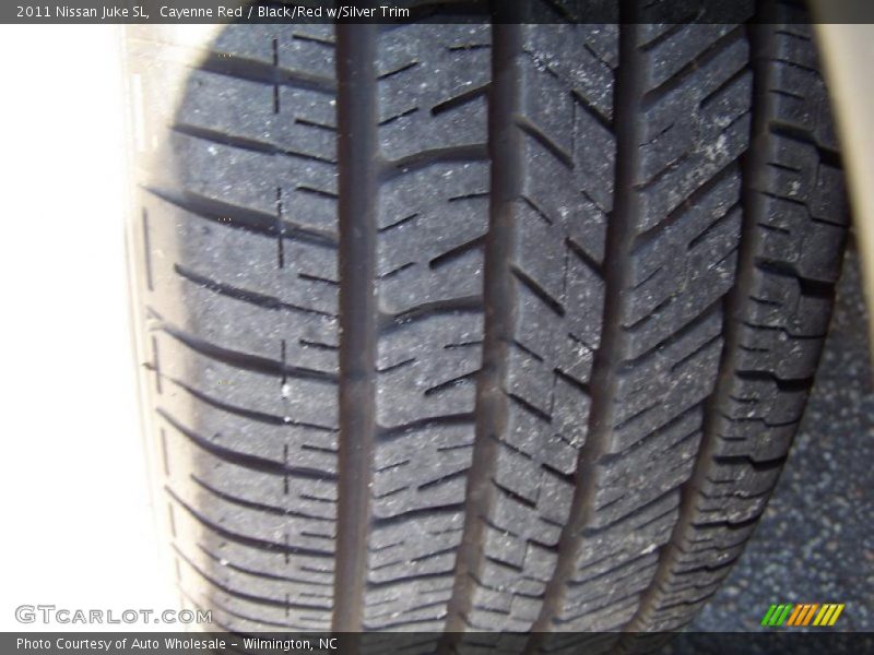 Cayenne Red / Black/Red w/Silver Trim 2011 Nissan Juke SL