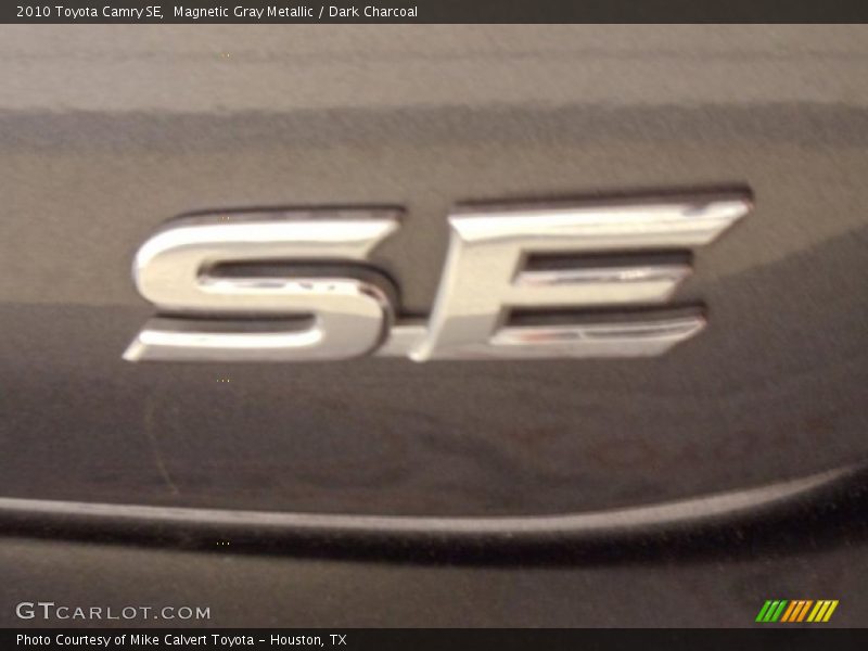 Magnetic Gray Metallic / Dark Charcoal 2010 Toyota Camry SE