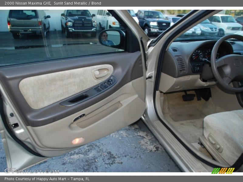 Sunlit Sand Metallic / Blond 2000 Nissan Maxima GXE
