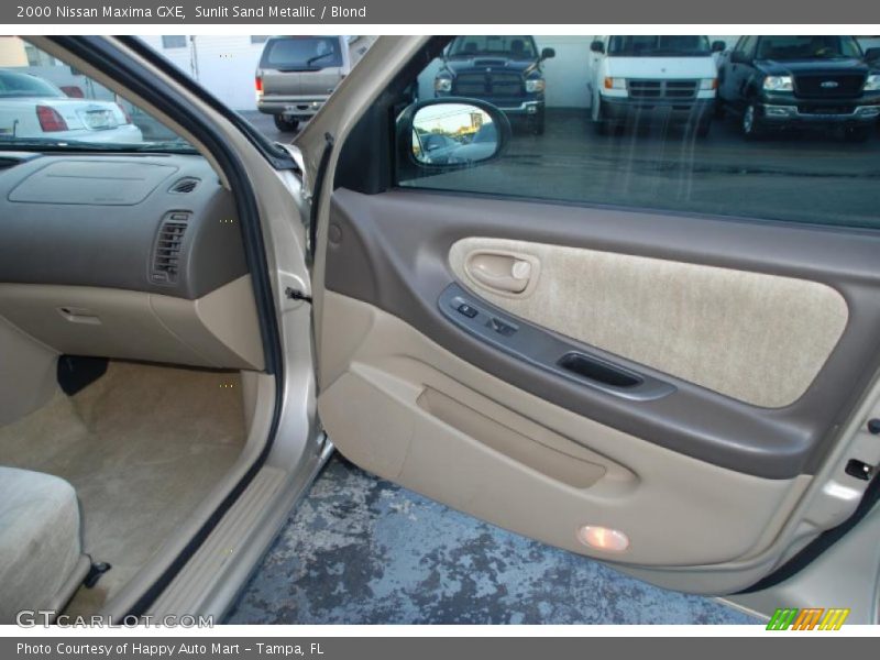 Sunlit Sand Metallic / Blond 2000 Nissan Maxima GXE