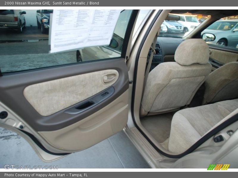 Sunlit Sand Metallic / Blond 2000 Nissan Maxima GXE