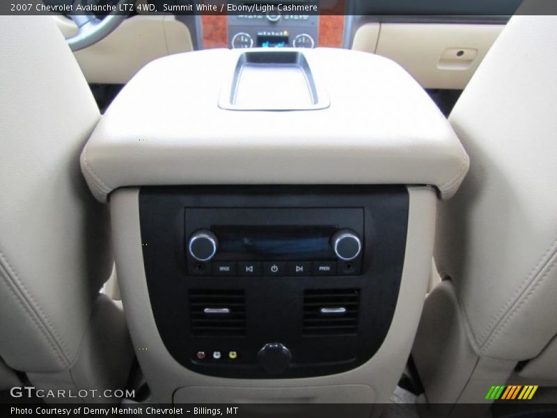 Summit White / Ebony/Light Cashmere 2007 Chevrolet Avalanche LTZ 4WD
