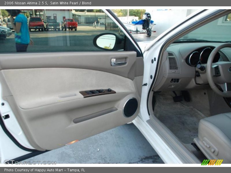 Satin White Pearl / Blond 2006 Nissan Altima 2.5 S