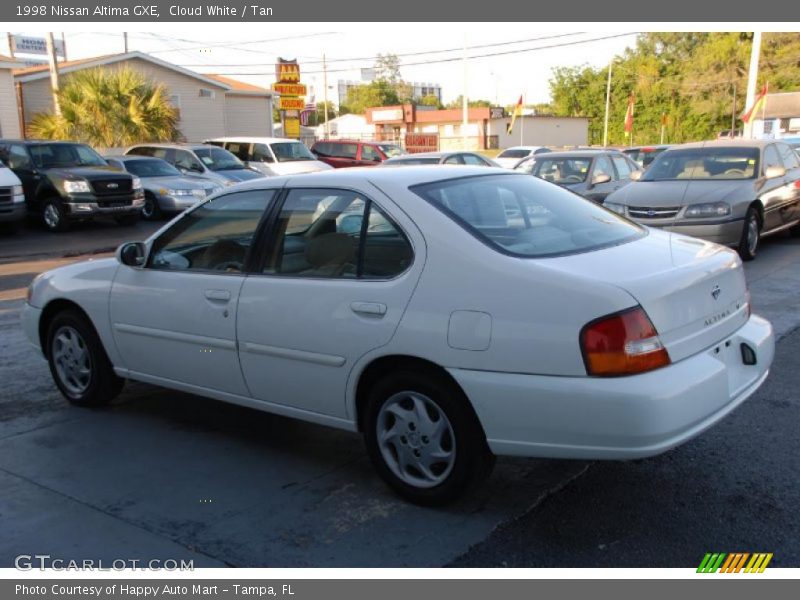 Cloud White / Tan 1998 Nissan Altima GXE