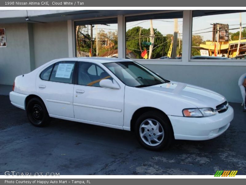 Cloud White / Tan 1998 Nissan Altima GXE