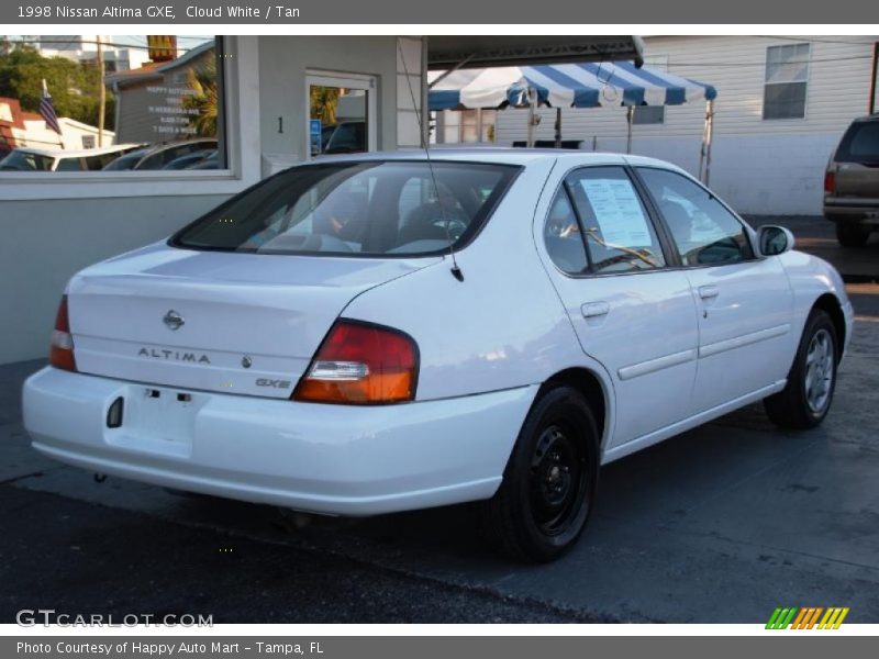 Cloud White / Tan 1998 Nissan Altima GXE