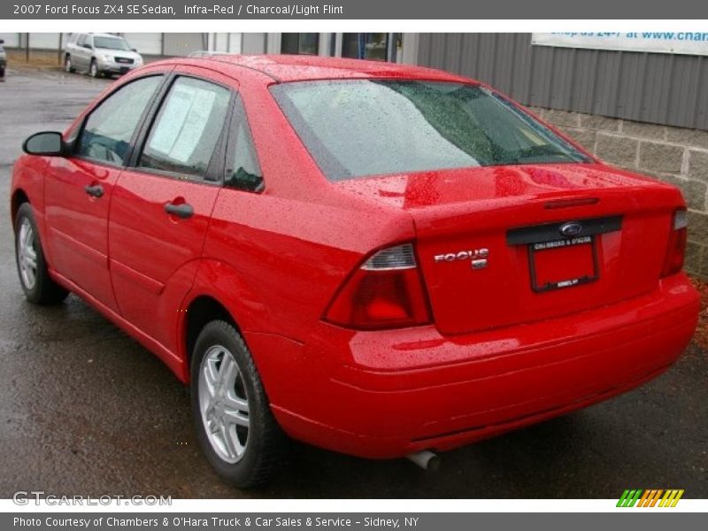 Infra-Red / Charcoal/Light Flint 2007 Ford Focus ZX4 SE Sedan