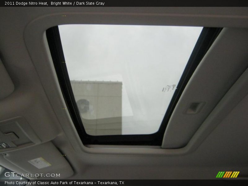 Bright White / Dark Slate Gray 2011 Dodge Nitro Heat