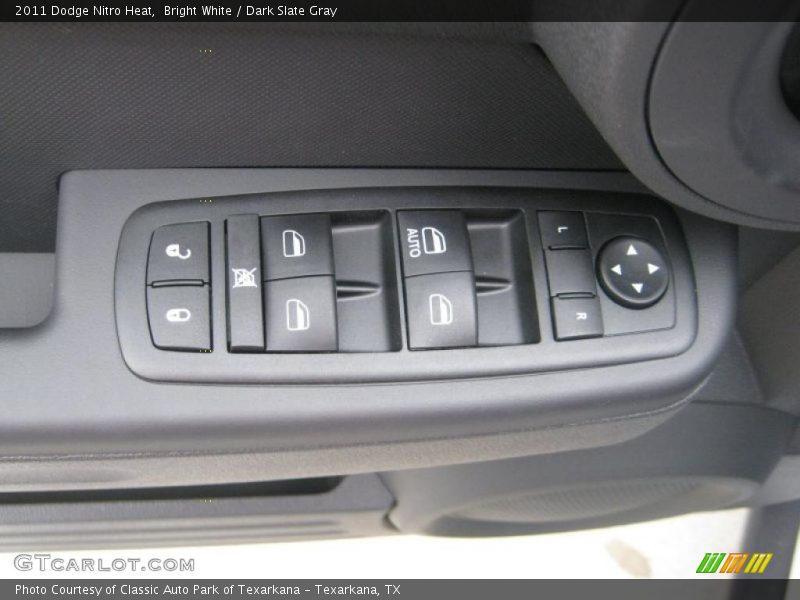 Bright White / Dark Slate Gray 2011 Dodge Nitro Heat