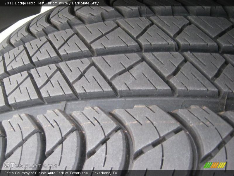 Bright White / Dark Slate Gray 2011 Dodge Nitro Heat