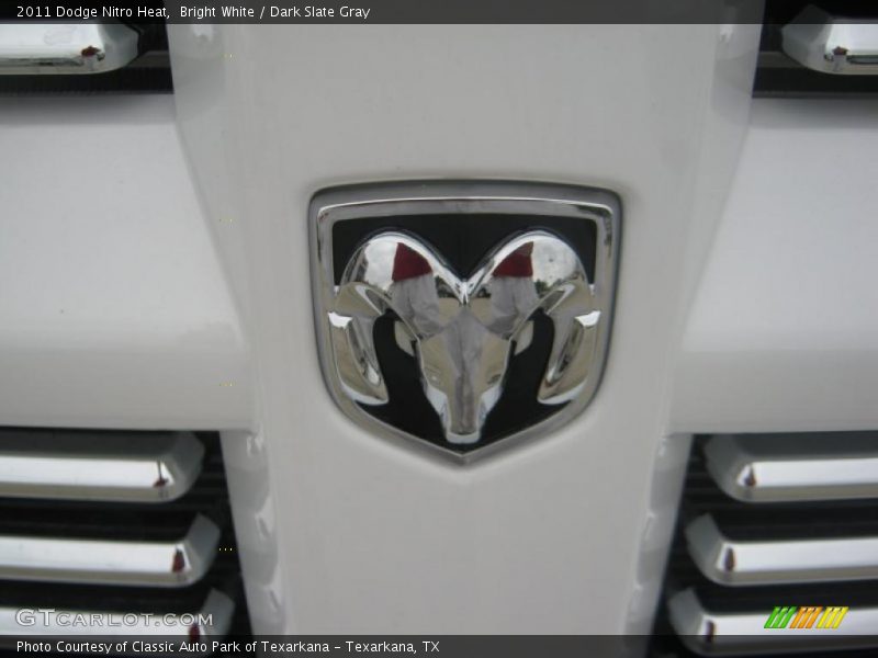 Bright White / Dark Slate Gray 2011 Dodge Nitro Heat