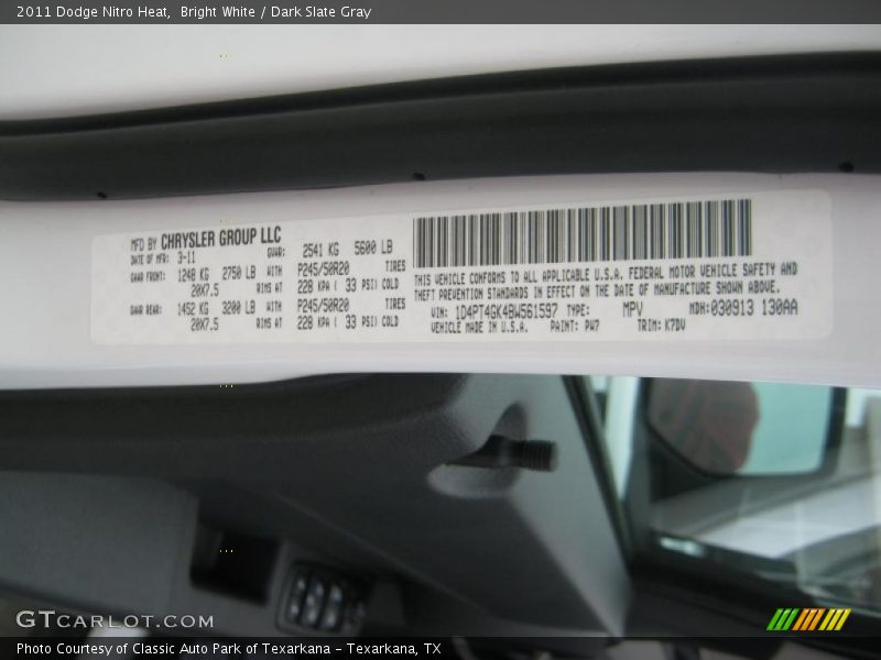 Bright White / Dark Slate Gray 2011 Dodge Nitro Heat