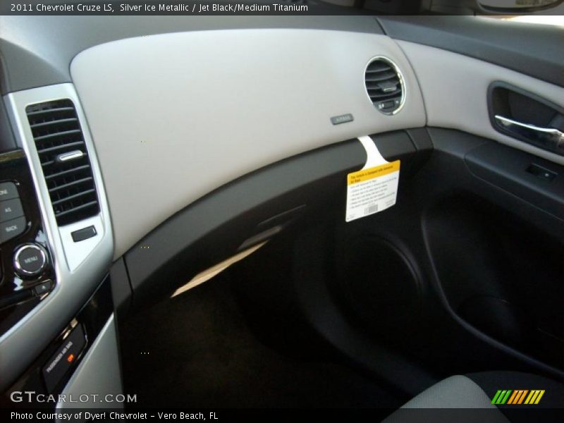 Silver Ice Metallic / Jet Black/Medium Titanium 2011 Chevrolet Cruze LS