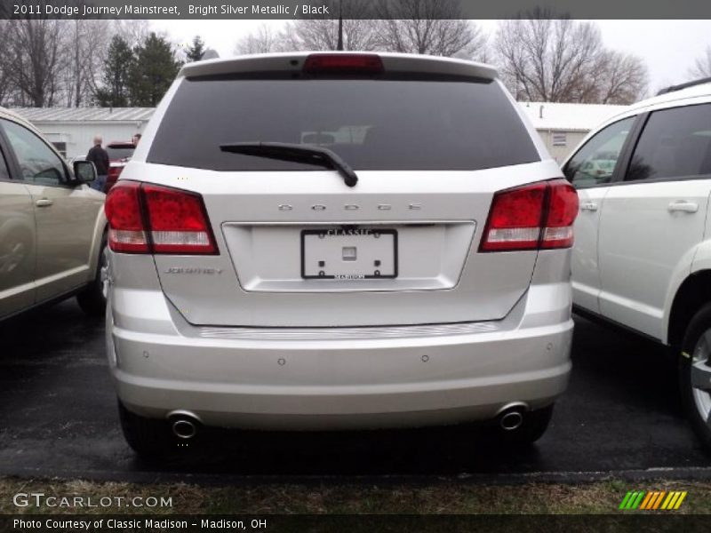 Bright Silver Metallic / Black 2011 Dodge Journey Mainstreet