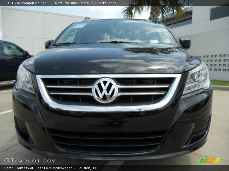 Nocturne Black Metallic / Sierra Stone 2011 Volkswagen Routan SE