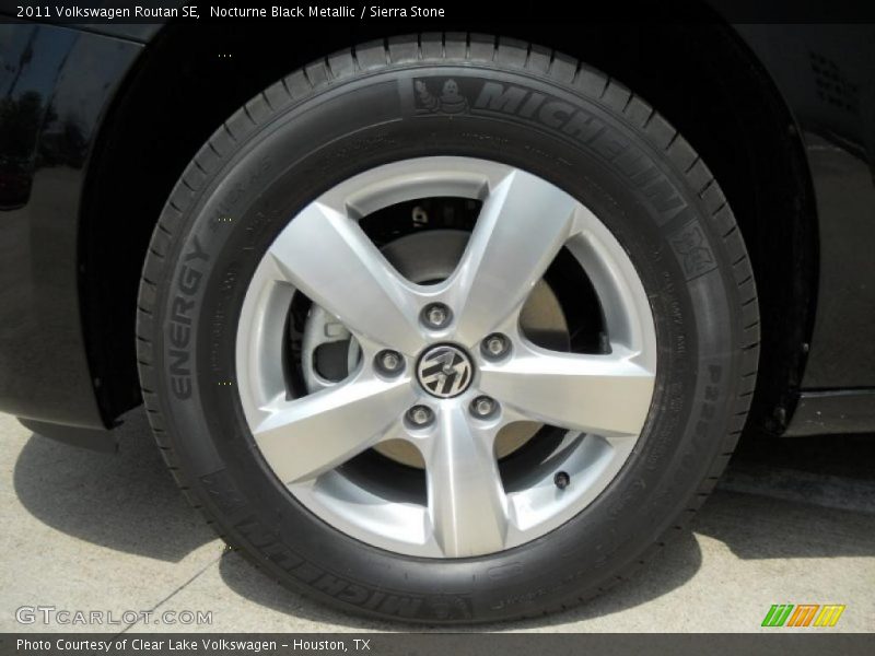 Nocturne Black Metallic / Sierra Stone 2011 Volkswagen Routan SE
