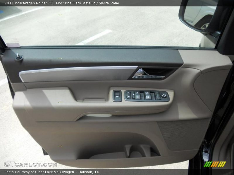 Nocturne Black Metallic / Sierra Stone 2011 Volkswagen Routan SE
