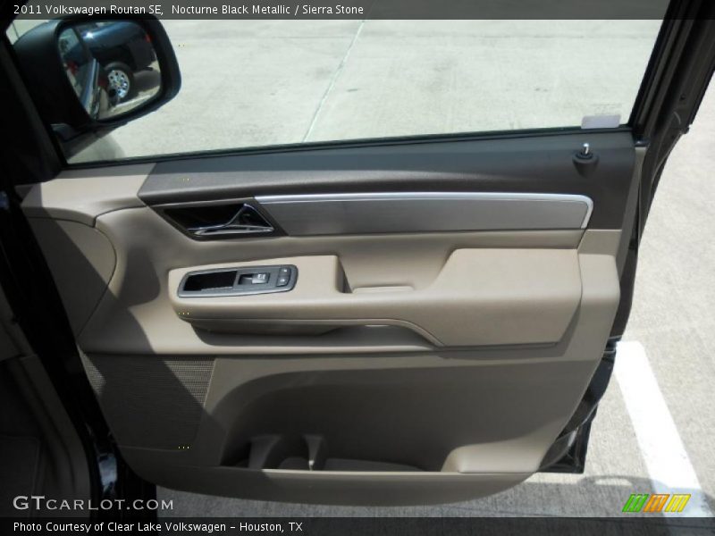 Nocturne Black Metallic / Sierra Stone 2011 Volkswagen Routan SE