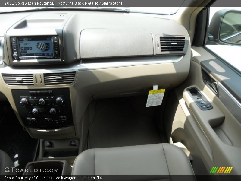 Nocturne Black Metallic / Sierra Stone 2011 Volkswagen Routan SE