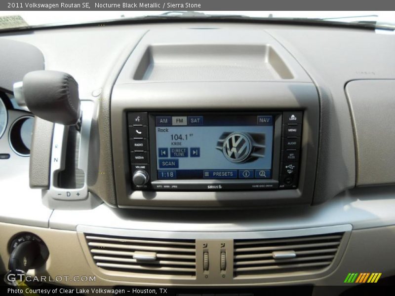 Nocturne Black Metallic / Sierra Stone 2011 Volkswagen Routan SE