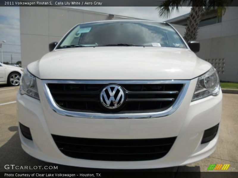 Calla Lily White / Aero Gray 2011 Volkswagen Routan S
