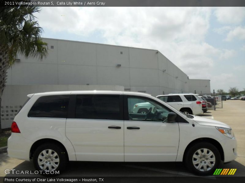 Calla Lily White / Aero Gray 2011 Volkswagen Routan S