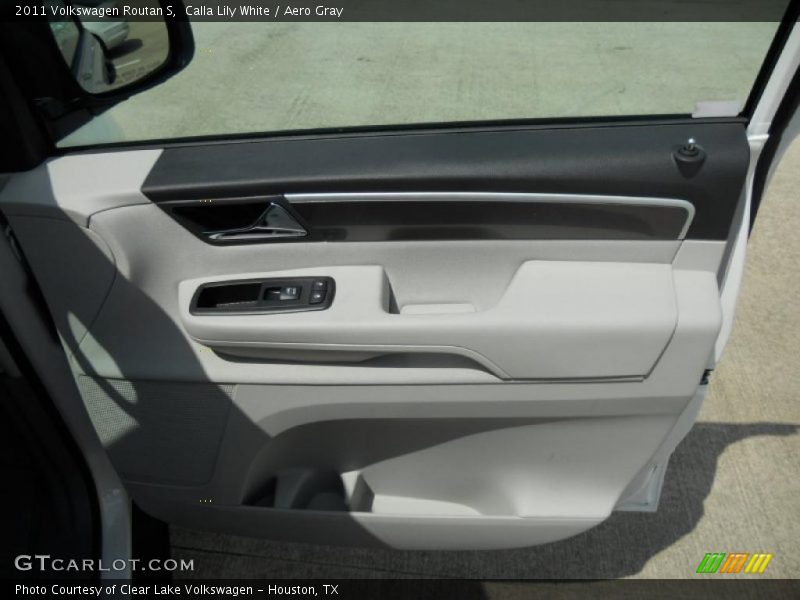 Calla Lily White / Aero Gray 2011 Volkswagen Routan S