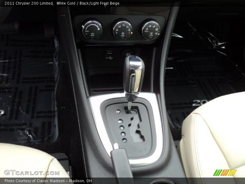 White Gold / Black/Light Frost Beige 2011 Chrysler 200 Limited