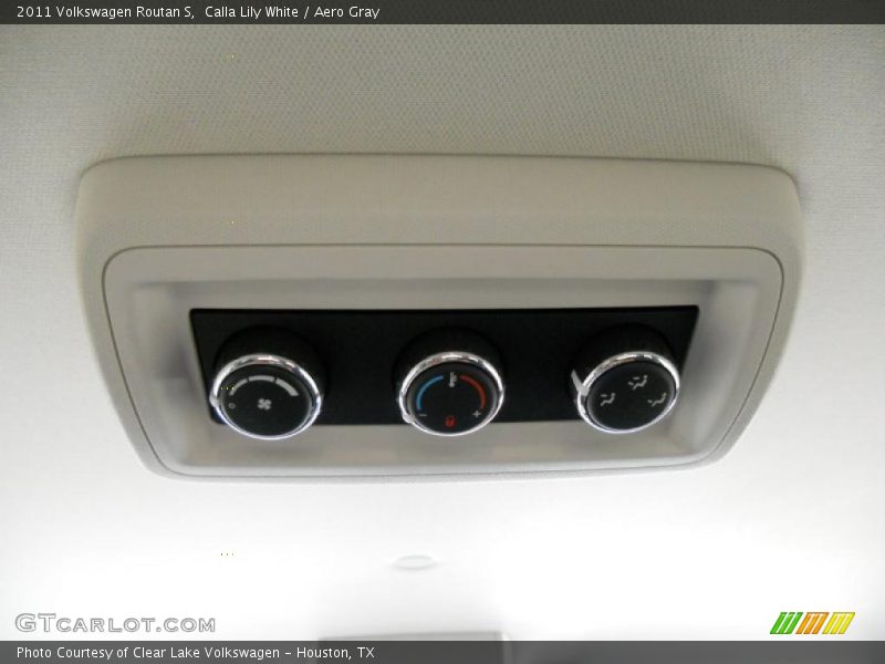 Calla Lily White / Aero Gray 2011 Volkswagen Routan S