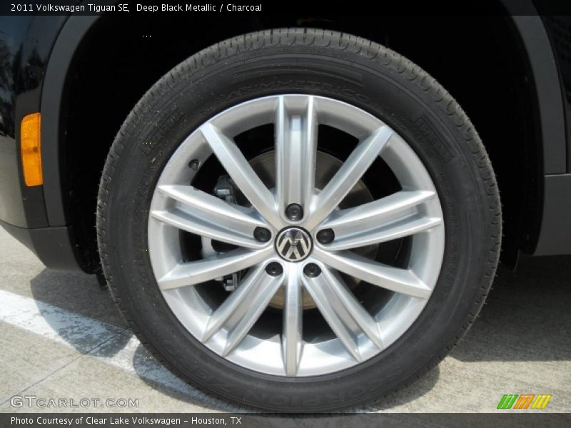 Deep Black Metallic / Charcoal 2011 Volkswagen Tiguan SE