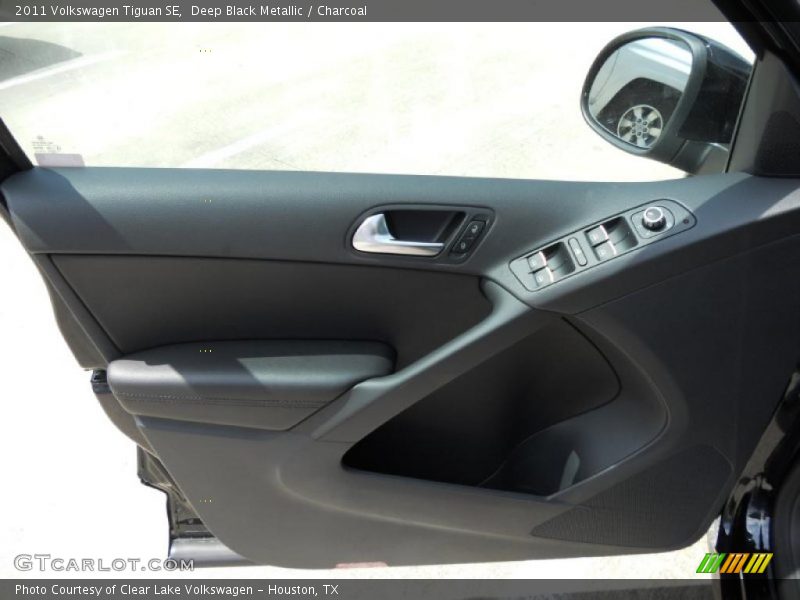 Deep Black Metallic / Charcoal 2011 Volkswagen Tiguan SE